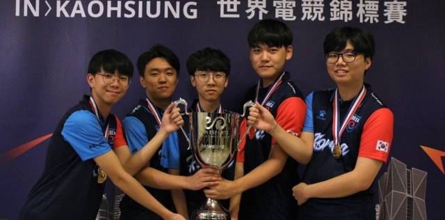 件不仅使这 件不仅使这