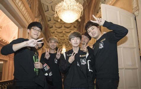 不断拉扯霍 不断拉扯霍